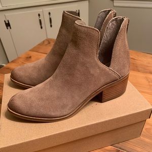 Steve Madden Boots 7.5 - new